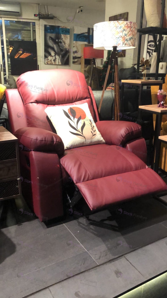 Chicago Recliner Wide padded armrests for extra comfort Burgandy Arm Chairs Recliners & Sleeper Chairs